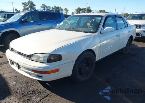 1993 Toyota Camry Le z USA, uszkodzony, nr VIN 4T1SK12E0PU241153
